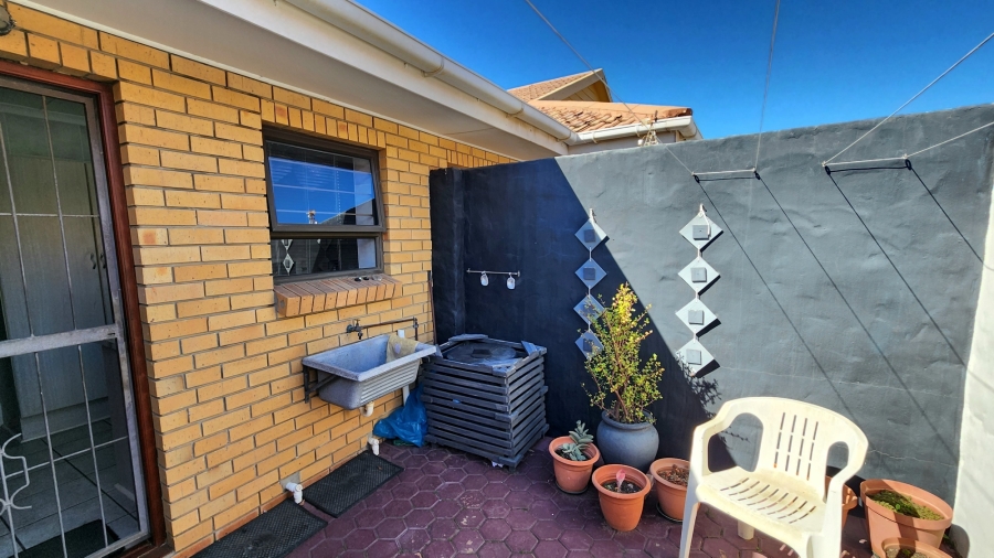 3 Bedroom Property for Sale in Hartenbos Central Western Cape